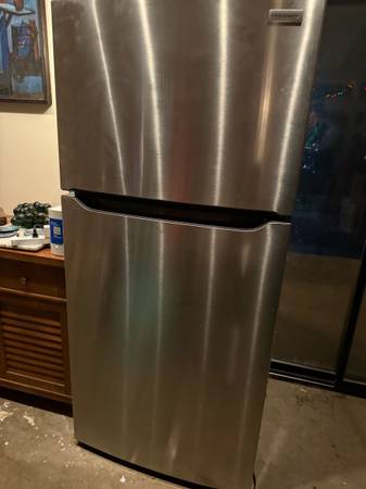 Like New Frigidaire Stainless Refrigerator 1