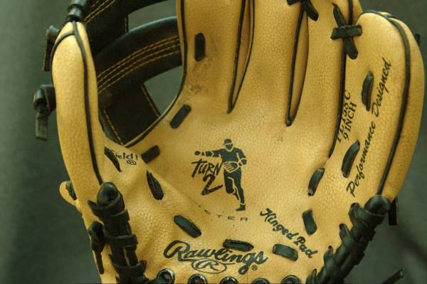 RAWLINGS PL158C 9" RHT YOUTH, BASEBALL GLOVE 1