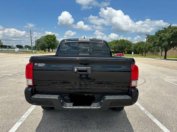 Toyota Tacoma 2018 - $17,800 (Alief)63622178196993123