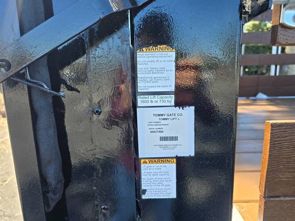 2017 Chevrolet 3500 STAKE BED - Photo 10
