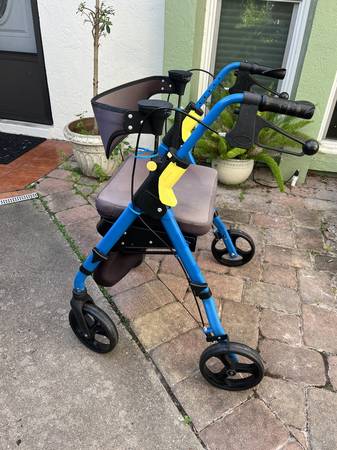Walker/Rollator 1