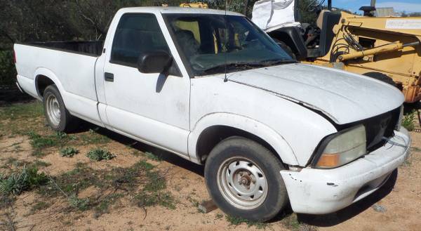 2003 GMC Sonoma pickup for parts 1