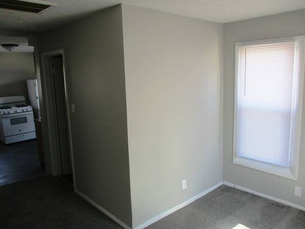 $770 / 1br - Unidad superior en dúplex (905 W front)63700508260611124