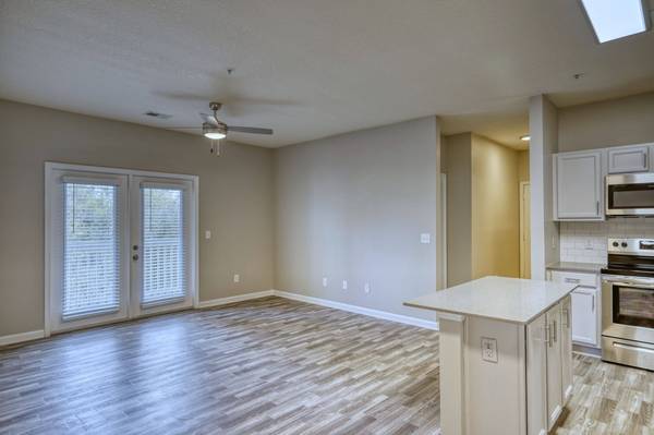 $1,780 / 3br - 1305ft2 - Cable Ready, Car Wash Area, Washer and Dryer In-Unit (Jacksonville)64005270378113122