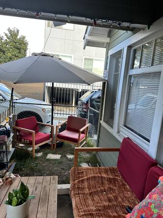 $1,145 / 3br - Room available! Cozy house in Hollywood w/ 2 young professionals! (Hollywood)63840110878211122