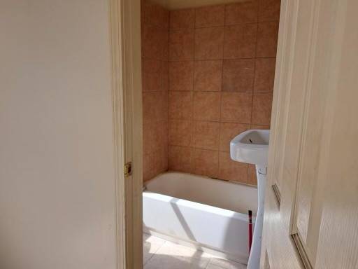 $700 / 300ft2 - Cute, small studio apt in gated complex (Garden District)63791993105025124