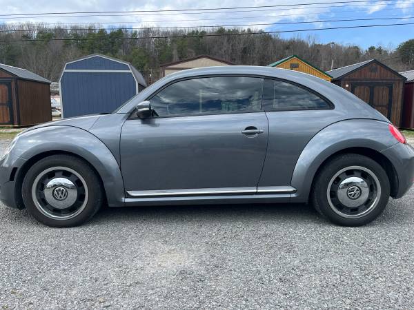Beetle Volkswagen 2012 - $9.200 (Maynardville)63625061818243121