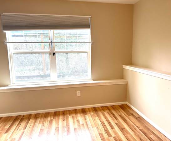 $1,200 / 4br - 635ft2 - Awesome Daylight Bsmt in Barkley House-Share. Includes Utilities! (Bellingham)63920958440707124