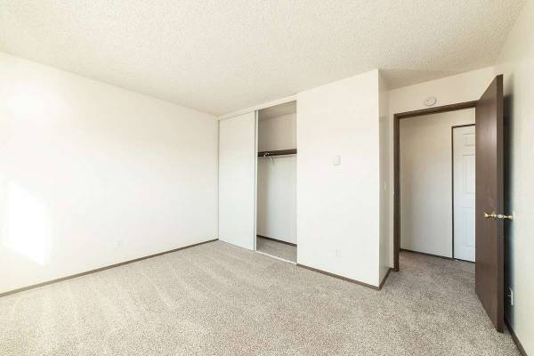 $1,575 / 1br - 722ft2 - Private Patio or Balcony Outdoor Space, Window Coverings, Dishwasher (3710 SE Concord Rd, Portland, OR)63831326720769122