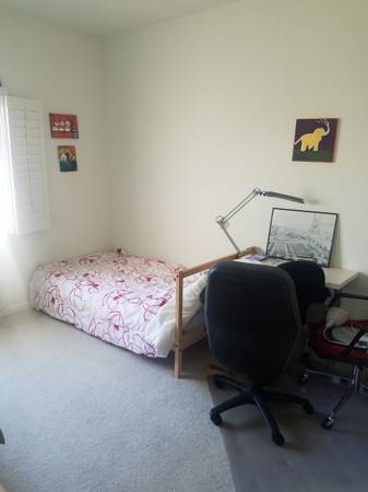 $1,000 / 2br - Free street parking, 5 mins from Brisbane & SSF (daly city)63823031824897121