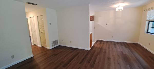$1,100 / 2br - 810ft2 - Convenient Location! (1715 SW 69th Way #A Gainesville, FL)63822865229057123