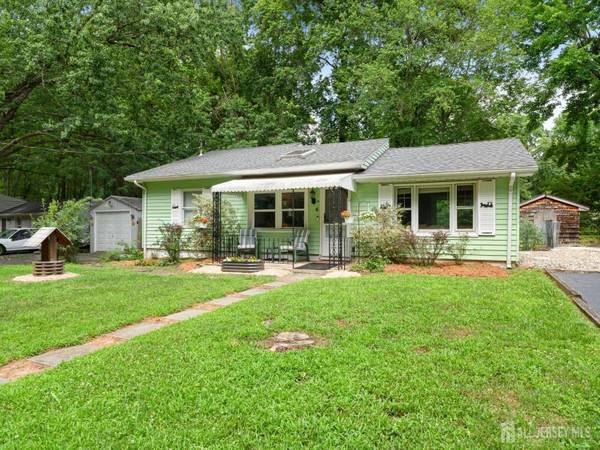 $4 / 2br - Totalmente cercado. Garaje para automóvil separado. Espaciosa cocina comedor. (Monroe)63624579145219122