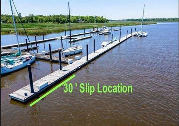 30' Boat Slip for rent. 1