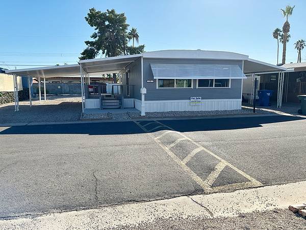 $64,900 / 2br - 850ft2 - **Motivated Seller-JUST REDUCED! Beautiful Double Wide in a 55+ Park** (Tucson)63674894889985120