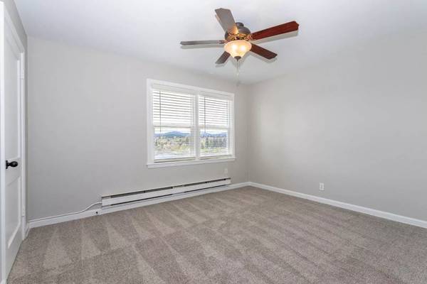$1,700 / 2br - 1050ft2 - Affordable 2 bed / 1 bath for rent in Bremerton (Bremerton - Near Puget Sound)63934289776515124