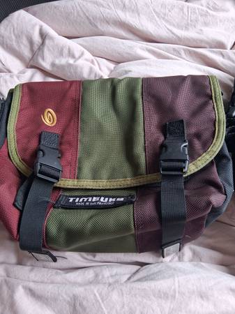 Timbuk2  Messenger Bag,small,made in San Francisco 1