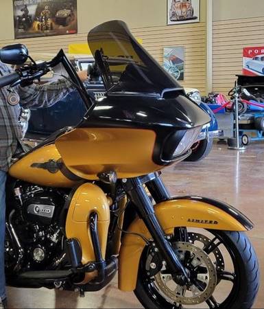 17 Inch Flip Freedom Shields - Windshield - 15-23 Harley Road Glide 1