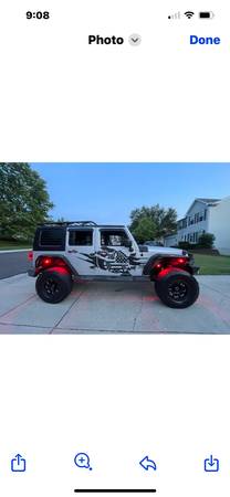 JEEP WRANGLER SAHARA  4x4 - $13,950 (north I 71--)63625001841027121