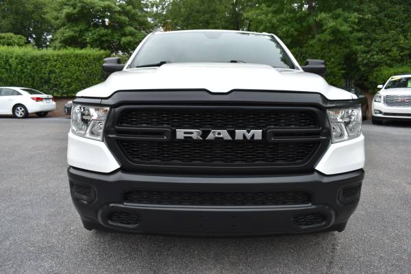 1 propietario, Ram 1500 Tradesman 2022, 4 puertas, V8 Hemi, 4x4, ¡CON GARANTÍA! Financiamiento - $21.990 (www.apexcarandtrucksales.net)63470073549699123