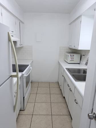 $1600- Lighthouse Point/Deerfield Beach- 1 bed 1 bath - Move in Ready 1