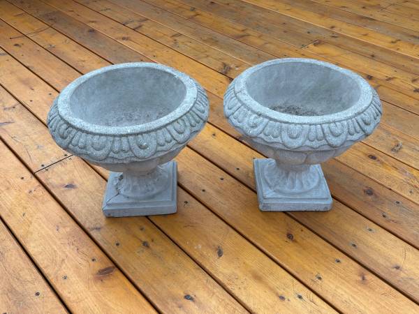 Vintage 1983 Henri Studio Garden Urns 1
