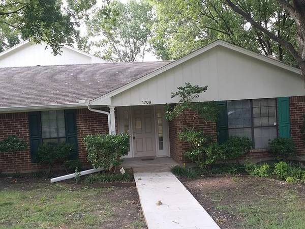 $2100.00 / 5br - 3300ft2 - Woodlawn look good63796556032259120