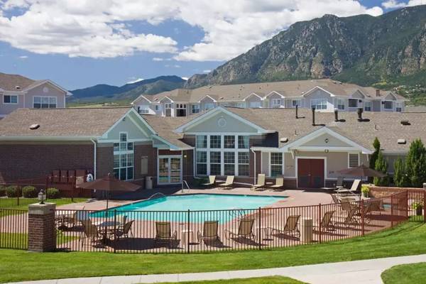 $1,634 / 3br - 1130ft2 - Snuggle up with FIDO in our charming 3 bd, 2 ba! We're pet-friendly! (Colorado Springs)63658161727363120