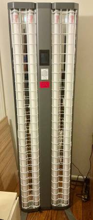 The Daavlin 7 Series CT311-4 – Narrowband UVB Phototherapy UV Light 1
