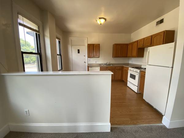 $950 / 2br - ¡Fantástico apartamento de 2 habitaciones en el centro de Aspinwall! ¡Llama hoy para una visita! (Aspinwall, Sharpsburg, Cheswick, Springdale, Oakmont, Verona)63664544416129121