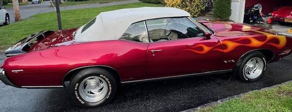 1969 Pontiac GTO descapotable - $34,000 (Mamaroneck)63437729785601124