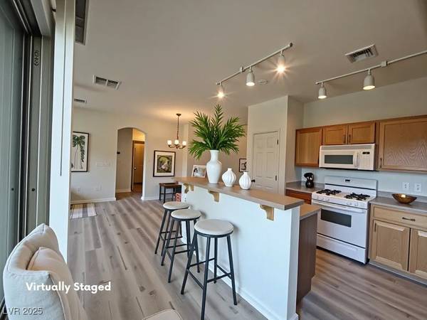 Ready to go Condos in North Las Vegas. 2 Beds, 2 Baths 1