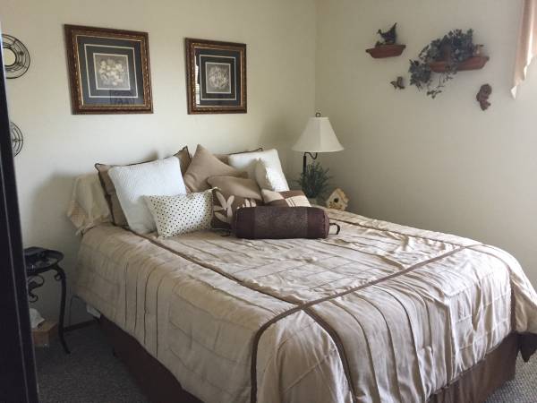 $1,400 / 2br - Beautiful River Condo (Bullhead City)64038880712578122
