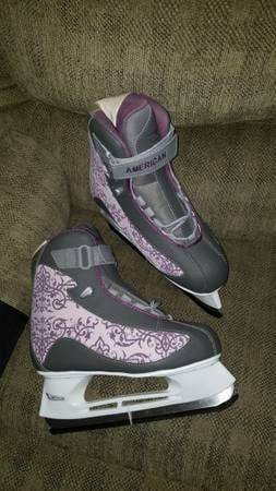 NEW Size 5 Shoe Women's Soft Boot Hockey Skates 1