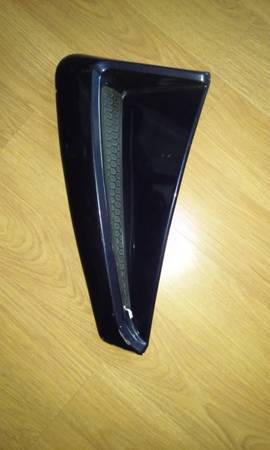 2003 mustang side scoop 1