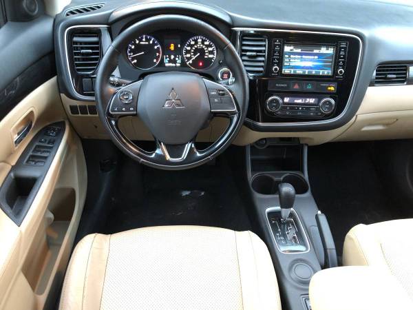 2016 Mitsubishi Outlander SUV - Photo 15