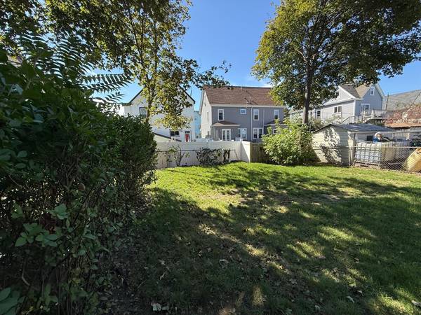 $2,500 / 2br - 1000ft2 - Medford/Magoun Square 2 Bedroom - Laundry In Unit - Dishwasher (Medford \ Magoun Sq. \ Autumn Hill)63996833829762124
