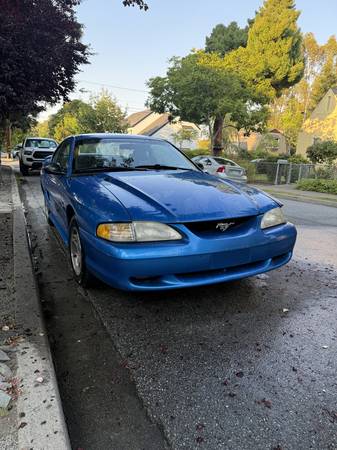 1998 Ford Mustang V6 -- Extremely Low Mileage -- Clean Title - $4,400 (burlingame)63622745682305120