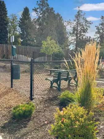 $2,230 / 2br - 1295ft2 - Great space for every taste. You'll love our 2 bed, 2.5 bath! (Bend - Pilot Butte State Scenic Viewpoint)63839292137091123