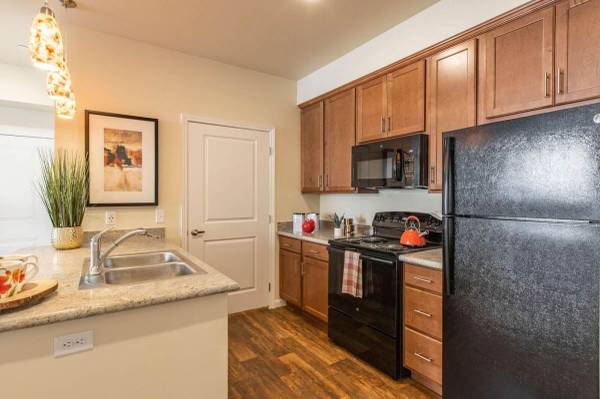 $1,650 / 1br - 677ft2 - beautiful and spacious 1be 1ba on 2nd floor. Apply before it's gone! (Wenatchee)63828063648259123