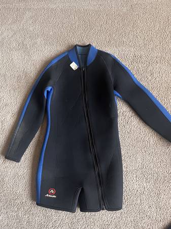 Men’s medium shorty wet suit 6.5 mm 1
