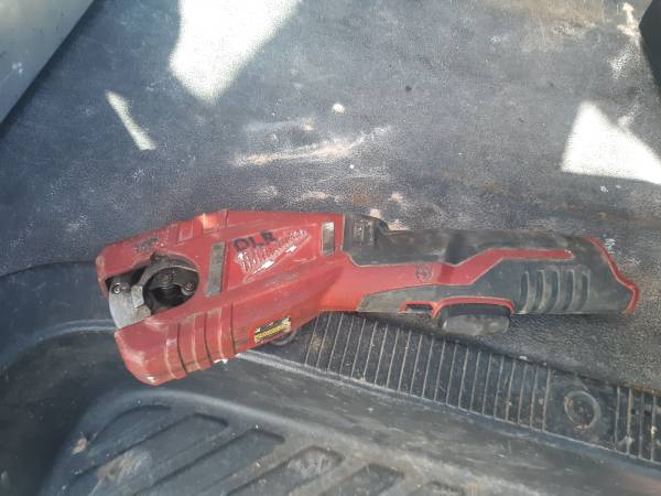 Milwaukee M12 Copper tube cutter 1