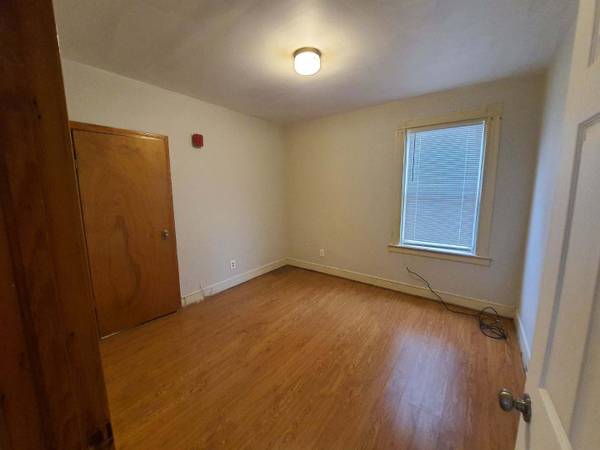 $1,900 / 2br - 650ft2 - Sm 2bdrm, location,stainless, coin laundry, Oct 1st (Federal Hill near Dexter Park)64002993643267124
