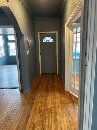 Granite Kitchen, front porch & backyard, Central Air..PETS WELCOMED 1