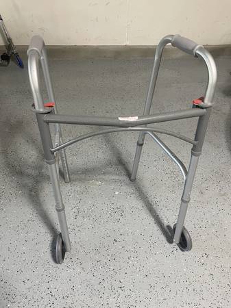 Foldable Walker 1
