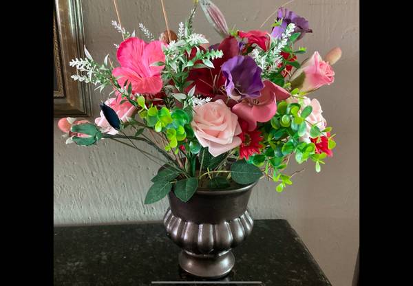 PINK AND PURPLE FLOWER ARRANGEMENT ...price in pesos 1