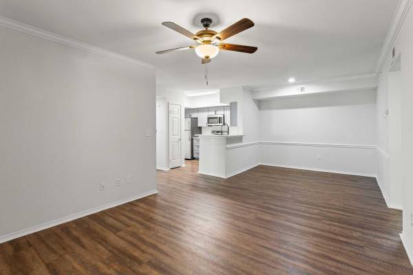 $2,522 / 2br - 1081ft2 - Located in Fairfax, 2/BD, Carpeted Floors (4201 Jefferson Oaks Cir, Fairfax, VA)63895921472771122