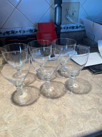 Twisted Stem Wine Glasses 1