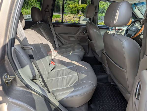 2001 Jeep grand cherokee limited edition v8 - $7,900 (Renton)63622964740099124