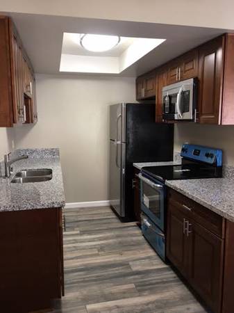 $2395.00 / 2br - 990ft2 - Large 2br/2ba condo in a gated community63933114948866122