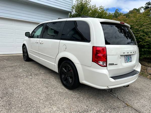 2013 DODGE GRAND CARAVAN SE - $2,900 (Portland)63616151816321123